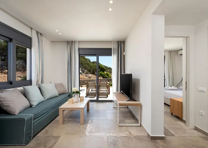 Quiet & Cozy, Aura House