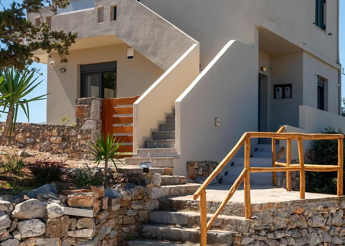 Quiet & Cozy, Aura House